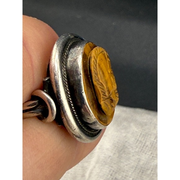 Vintage Cameo Ring Silver Tone Carved Roman Soldier Tigers Eye Size 6 - Picture 2 of 10